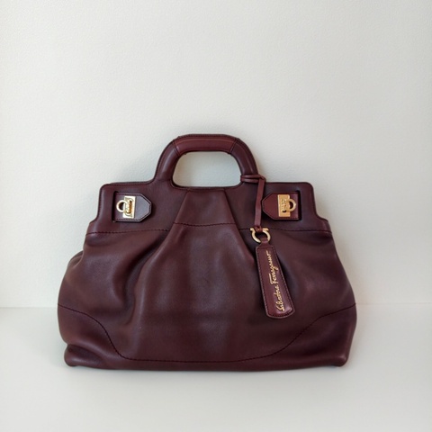 Ferragamo 菲拉格慕酒紅色手提包