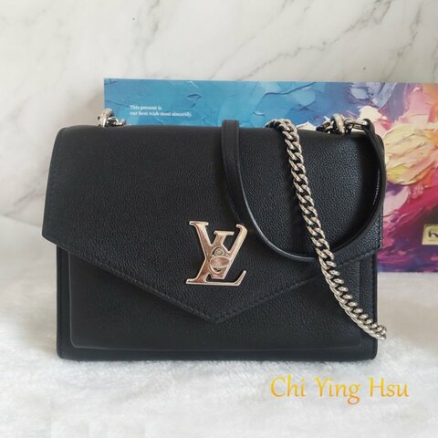 LV M51418 MYLOCKME 質感小牛皮肩斜背翻蓋銀鍊包(黑)郵差包.斜背包 肩背包