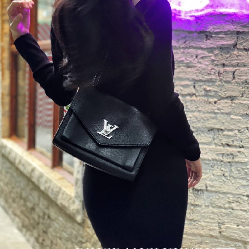 LV M51418 MYLOCKME 質感小牛皮肩斜背翻蓋銀鍊包(黑)郵差包.斜背包 肩背包-23