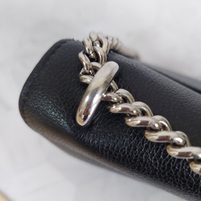 LV M51418 MYLOCKME 質感小牛皮肩斜背翻蓋銀鍊包(黑)郵差包.斜背包 肩背包-52