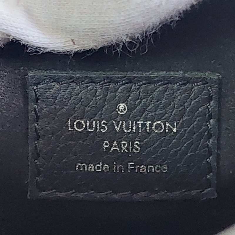 LV M51418 MYLOCKME 質感小牛皮肩斜背翻蓋銀鍊包(黑)郵差包.斜背包 肩背包-66