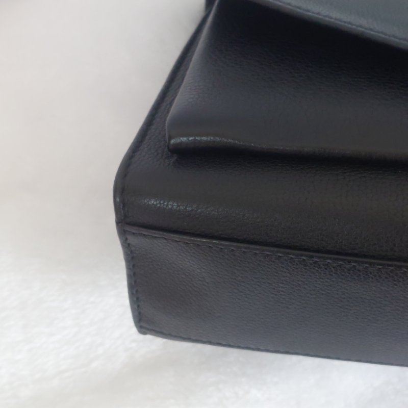 LV M51418 MYLOCKME 質感小牛皮肩斜背翻蓋銀鍊包(黑)郵差包.斜背包 肩背包-77