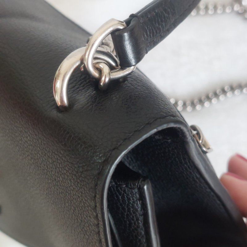 LV M51418 MYLOCKME 質感小牛皮肩斜背翻蓋銀鍊包(黑)郵差包.斜背包 肩背包-80