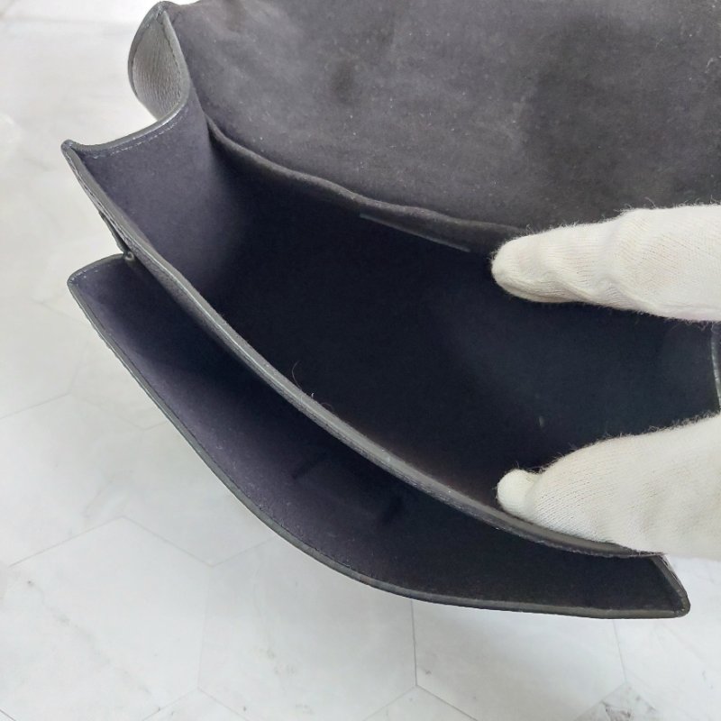 LV M51418 MYLOCKME 質感小牛皮肩斜背翻蓋銀鍊包(黑)郵差包.斜背包 肩背包-89