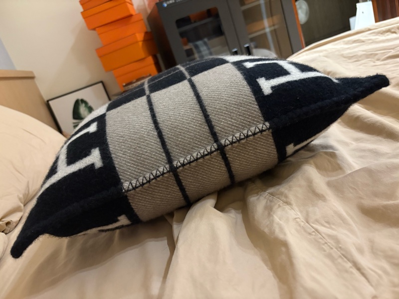 （近全新）Hermes 愛馬仕 Avalon抱枕-2