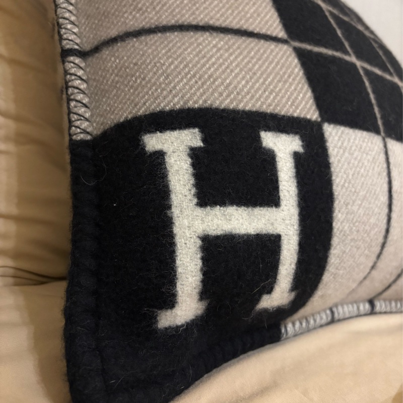 （近全新）Hermes 愛馬仕 Avalon抱枕-3