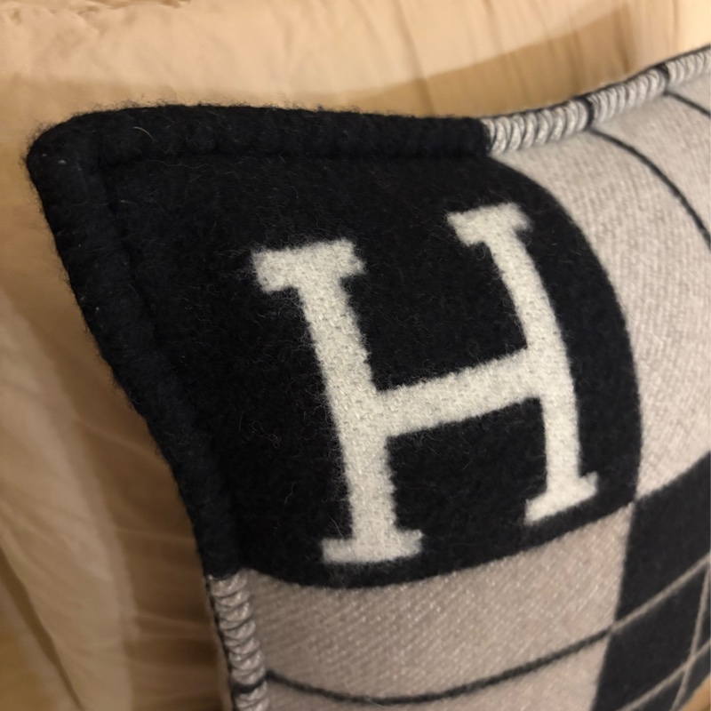 （近全新）Hermes 愛馬仕 Avalon抱枕-4