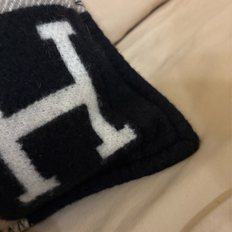 （近全新）Hermes 愛馬仕 Avalon抱枕-6