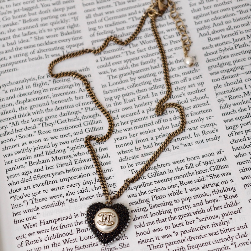 Chanel香奈兒 桃心黑白水鑽項鍊-3