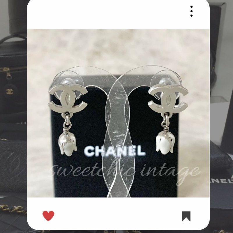 🛍️🎁 雙12🔥 12月新品上架 聖誕節🎄💖 新款 香奈兒 Chanel 銀色 雙CC 鬱金香小花朵耳環 🔥 香奈兒熱賣款 香奈兒經典款 耳環 CHANEL EARRING-4