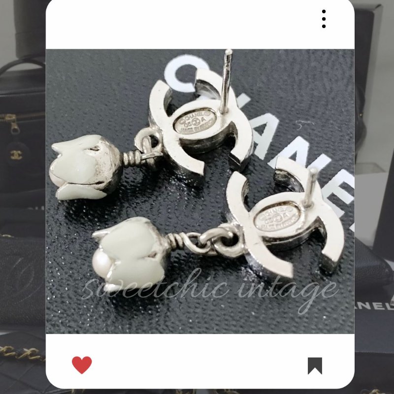 🛍️🎁 雙12🔥 12月新品上架 聖誕節🎄💖 新款 香奈兒 Chanel 銀色 雙CC 鬱金香小花朵耳環 🔥 香奈兒熱賣款 香奈兒經典款 耳環 CHANEL EARRING-7