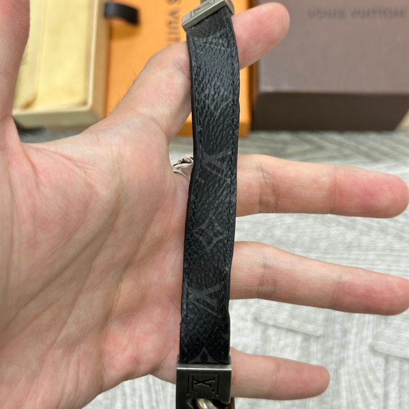 Louis vuttion  手環 手鍊 LV皮革 壓印 老花-3
