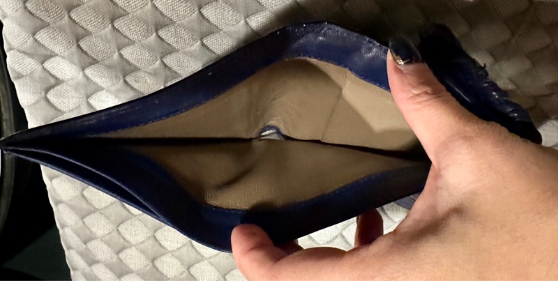 Bottega Veneta短夾-近8成新保證正品 !換新皮包所以偏宜販售!藍紫色中性款!無瑕疵!只有皮夾無其他配件!-5