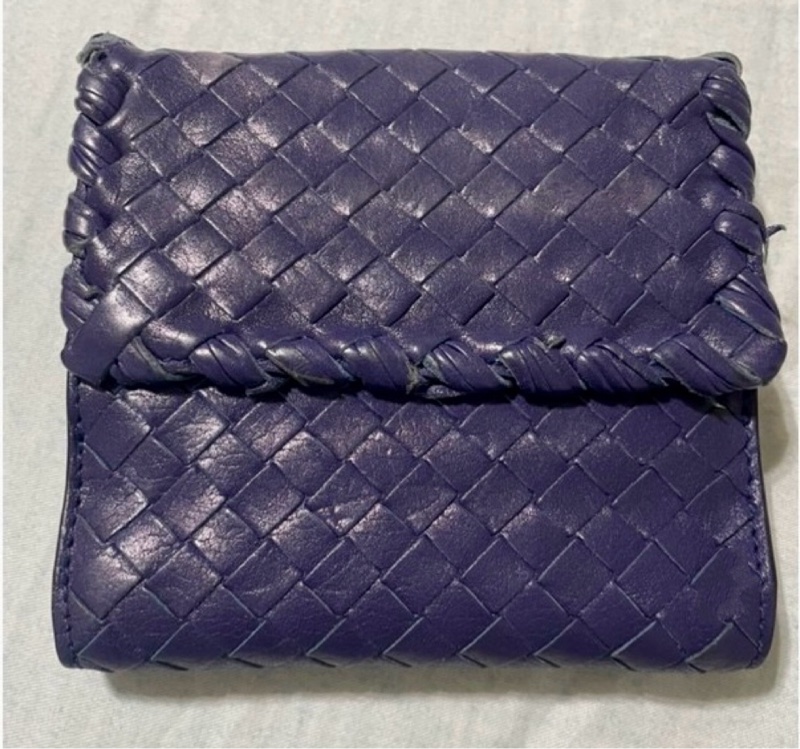 Bottega Veneta短夾-近8成新保證正品 !換新皮包所以偏宜販售!藍紫色中性款!無瑕疵!只有皮夾無其他配件!-10