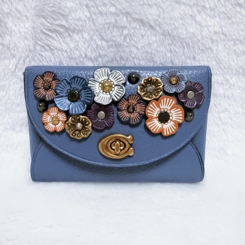 《特殊款此平台只有這一個》Coach立體山茶花零錢包 卡包