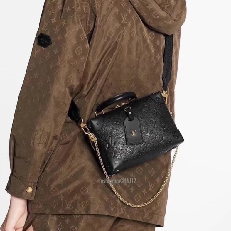 🈶購證99新🆕人見人愛款😻Lv黑金全皮壓紋八角軟盒子單肩斜挎包-0