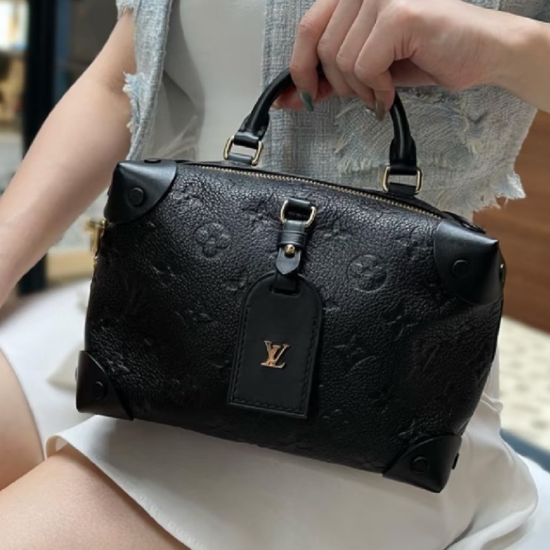 🈶購證99新🆕人見人愛款😻Lv黑金全皮壓紋八角軟盒子單肩斜挎包-7