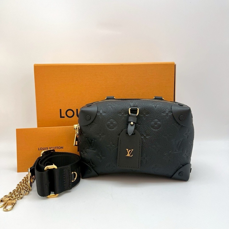 🈶購證99新🆕人見人愛款😻Lv黑金全皮壓紋八角軟盒子單肩斜挎包-8