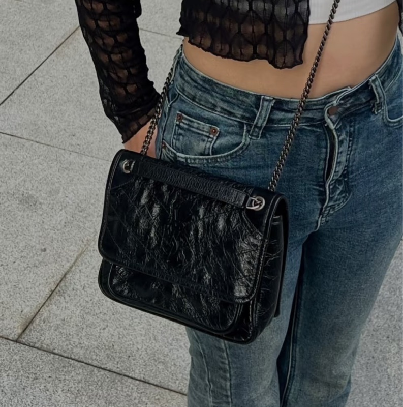 秋冬必備百搭爆款💥🈶購證😻Ysl全皮黑色油蠟皮小號niki 銀鏈單肩斜挎包-1