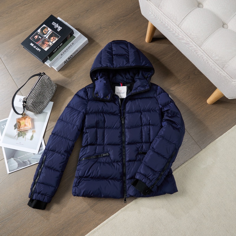 ❤️ MONCLER 深藍色 修身版型 羽絨外套-0