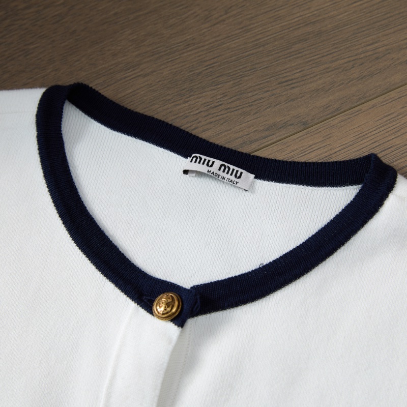 ❤️ MIU MIU 千金風 精美釦子 白色上衣-3