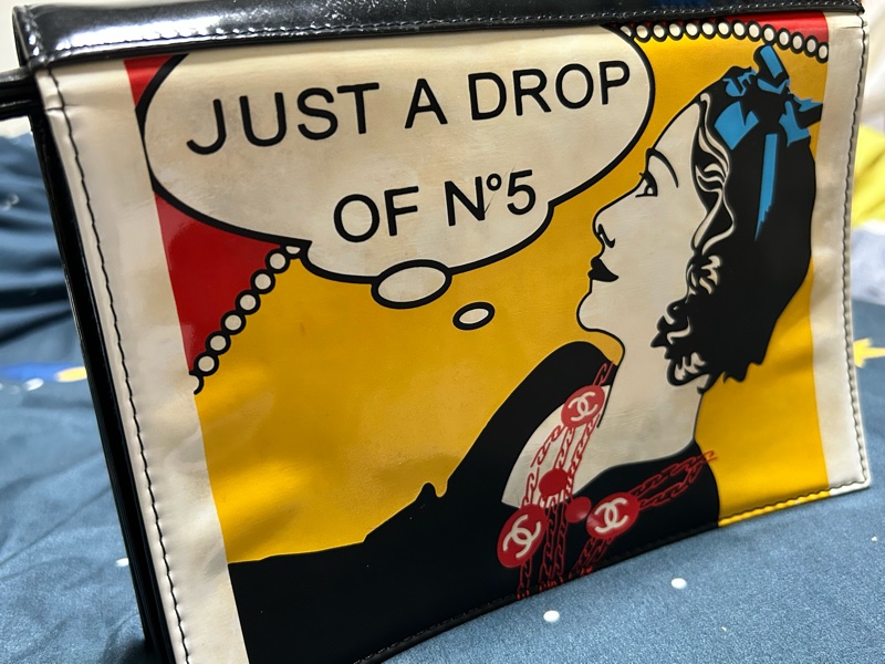 CHANEL COCO女士 vintage 2021 Just a drop of No.5 comic clutch漫畫風收納包-2