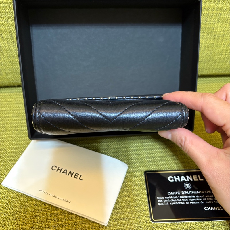 Chanel深藍色三折短夾-8