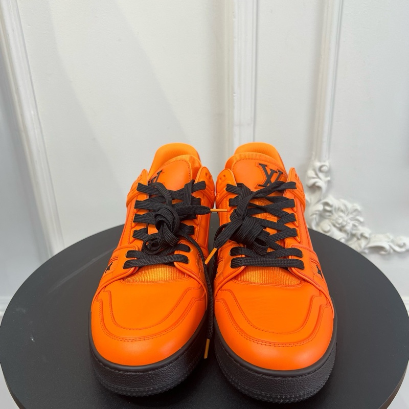 Lv trainer 橙色 未使用過 有備用鞋帶 8碼42-0