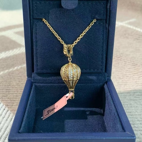 Louis Vuitton 路易威登 Travel Charms 系列 Hot Air Balloon（热气球）垂坠，吊坠公价 19 万，项链公价 35000，一套加起来 22 万多，限量不撞款，克重 35 克，配件盒子