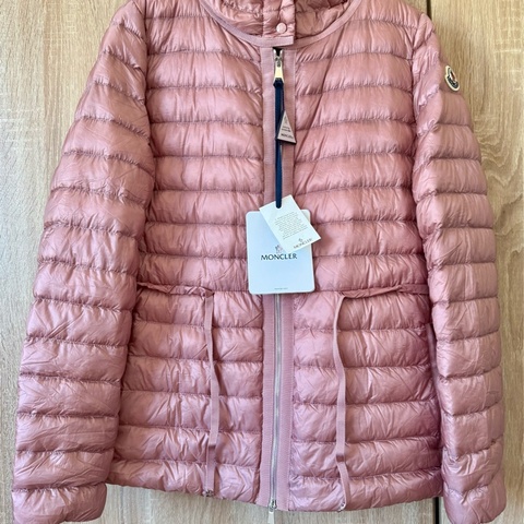 （現貨在台)Moncler raie 2碼羽絨粉色外套
