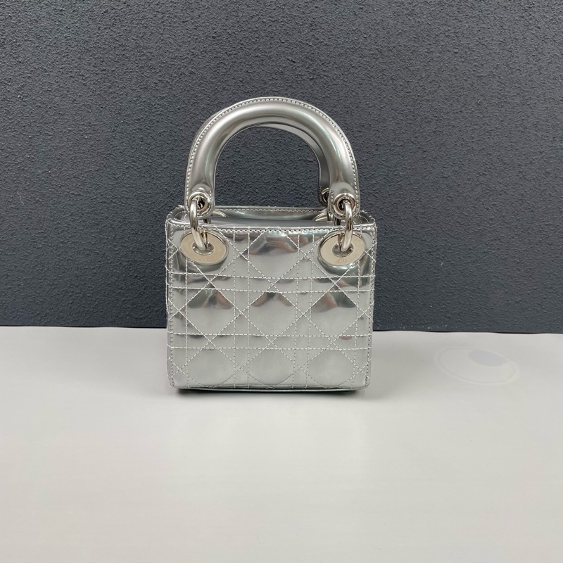 Dior迪奧 限量銀色全皮小熊mini戴妃包 尺寸約14*12*6cm。-1