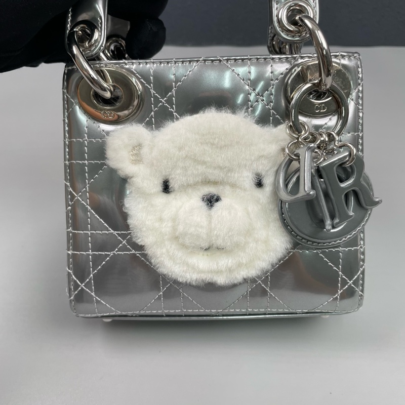 Dior迪奧 限量銀色全皮小熊mini戴妃包 尺寸約14*12*6cm。-9