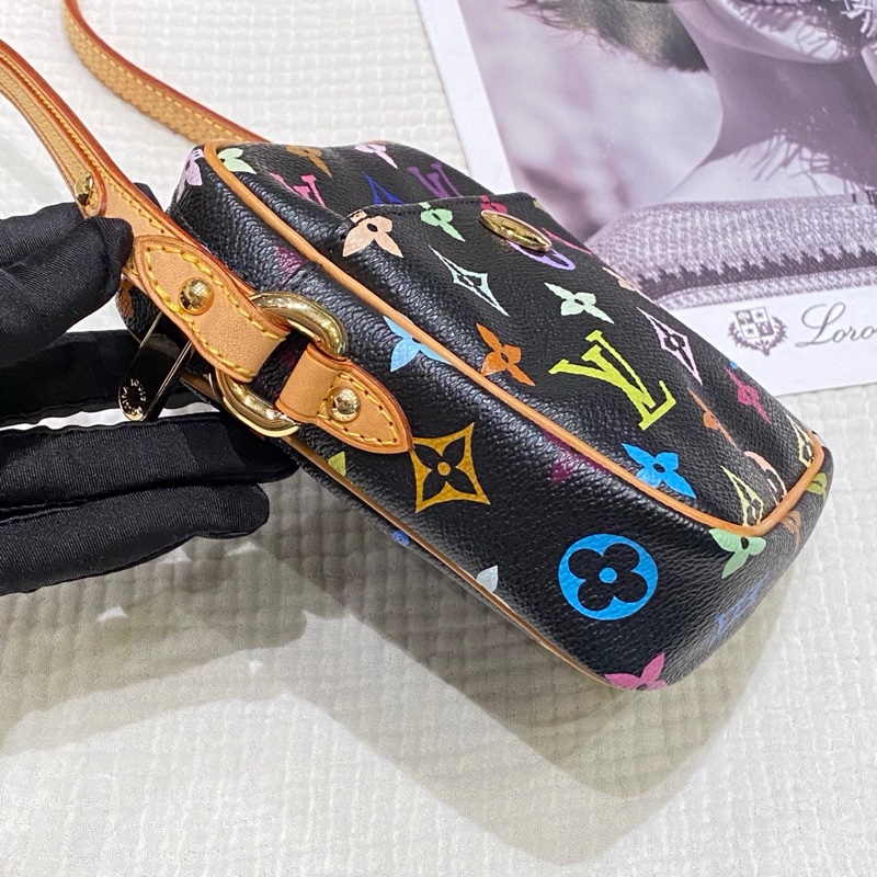 LV 黑三彩金豆豆相機包 絕版中古黑三彩 男女可背 尺寸約15x12-2