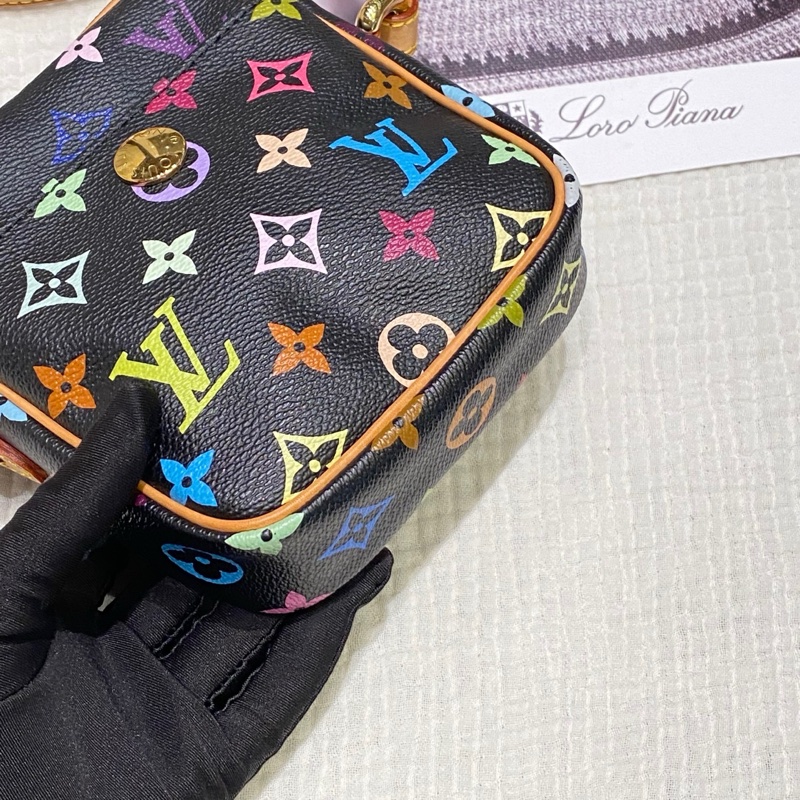 LV 黑三彩金豆豆相機包 絕版中古黑三彩 男女可背 尺寸約15x12-3