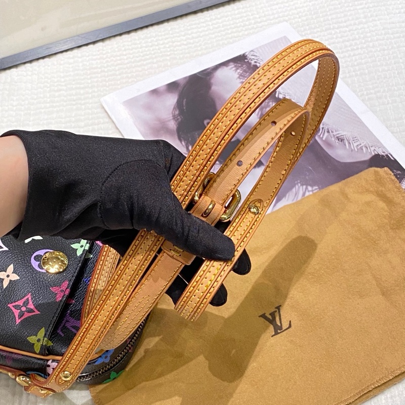 LV 黑三彩金豆豆相機包 絕版中古黑三彩 男女可背 尺寸約15x12-4