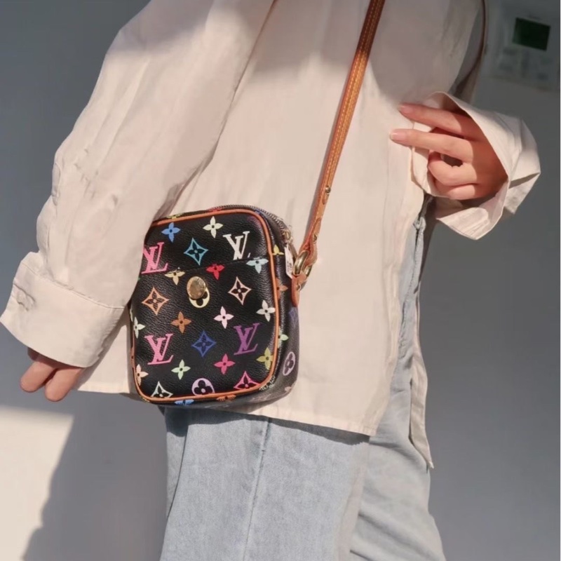 LV 黑三彩金豆豆相機包 絕版中古黑三彩 男女可背 尺寸約15x12-7