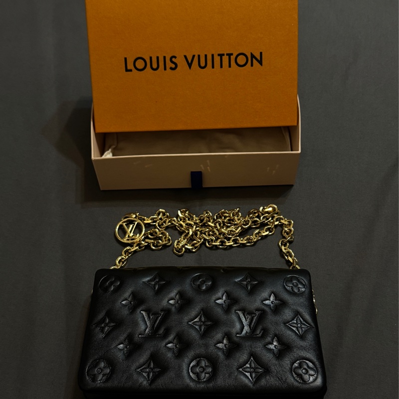LV Pochette Coussin M82116-3