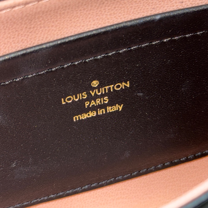 LV Pochette Coussin M82116-5