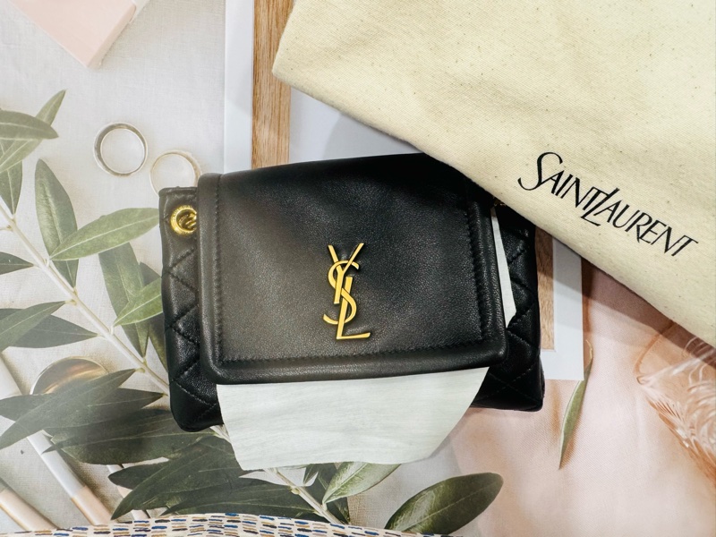 全新YSL 2025 年中 nolita迷你斜背包-1