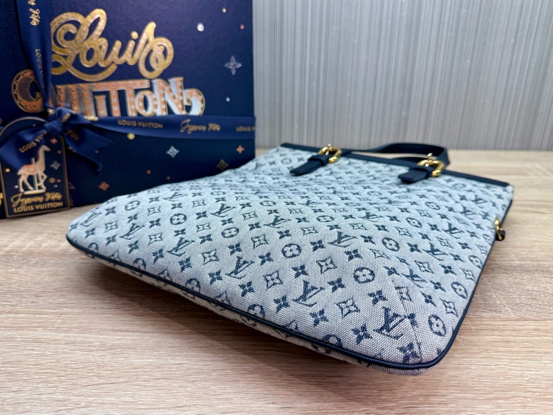 LV M92208 藍色單寧牛仔手提兩用琴譜包托特包-12