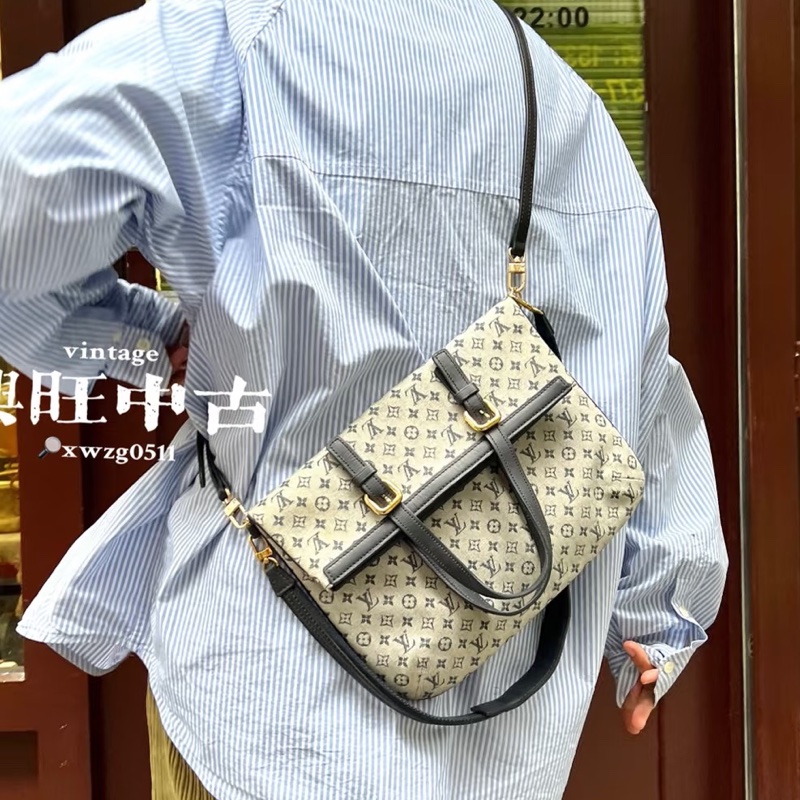 LV M92208 藍色單寧牛仔手提兩用琴譜包托特包-35