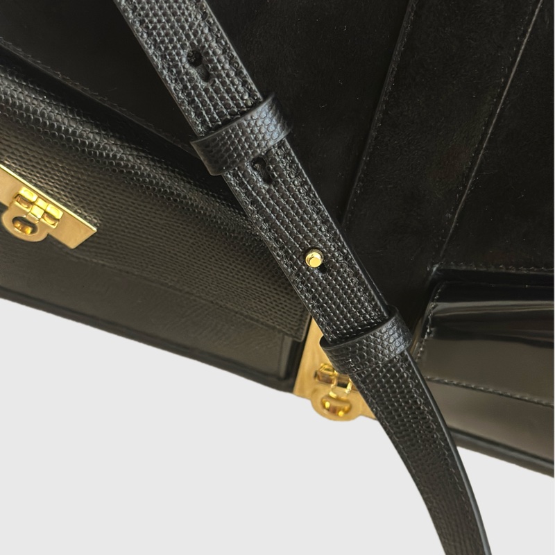 近全新 Ferragamo｜SS25 Large Hug Clutch Bag 大號 2 用肩背擁抱包-18