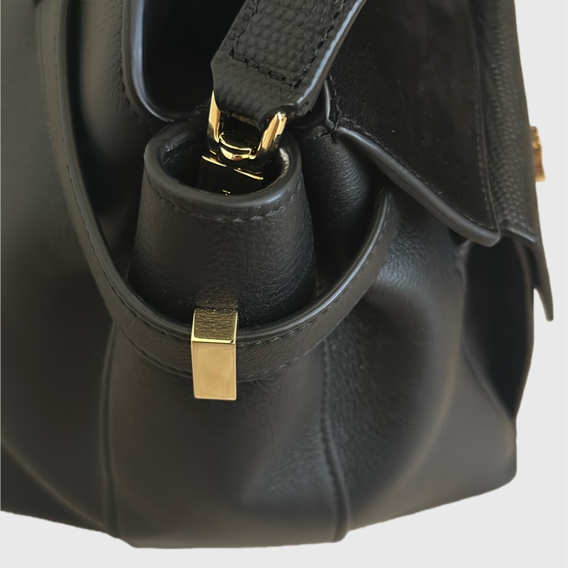 近全新 Ferragamo｜SS25 Large Hug Clutch Bag 大號 2 用肩背擁抱包-19