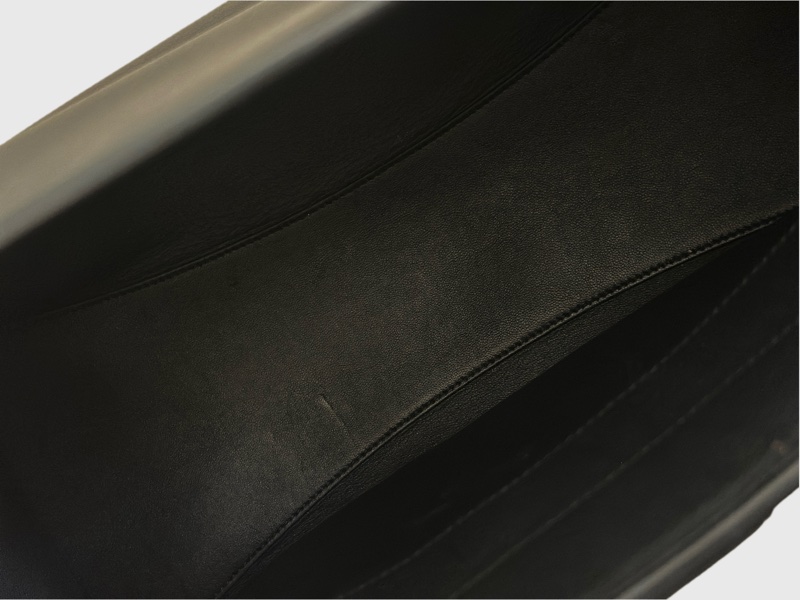 近全新 Ferragamo｜SS25 Large Hug Clutch Bag 大號 2 用肩背擁抱包-22