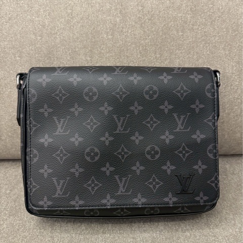 LV黑老花新款郵差包