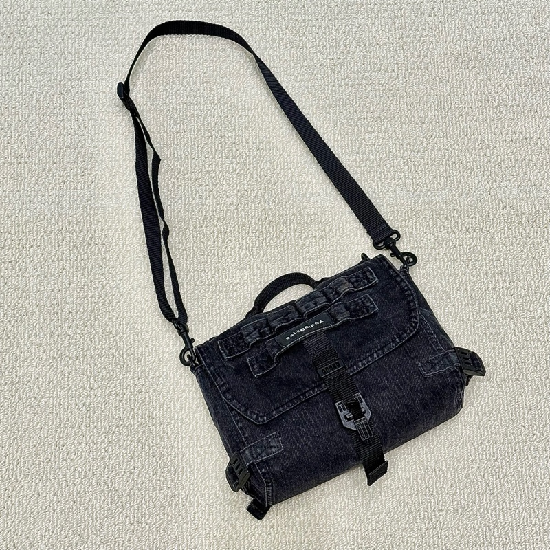 Balenciaga - Army 黑色牛仔斜背郵差包-0