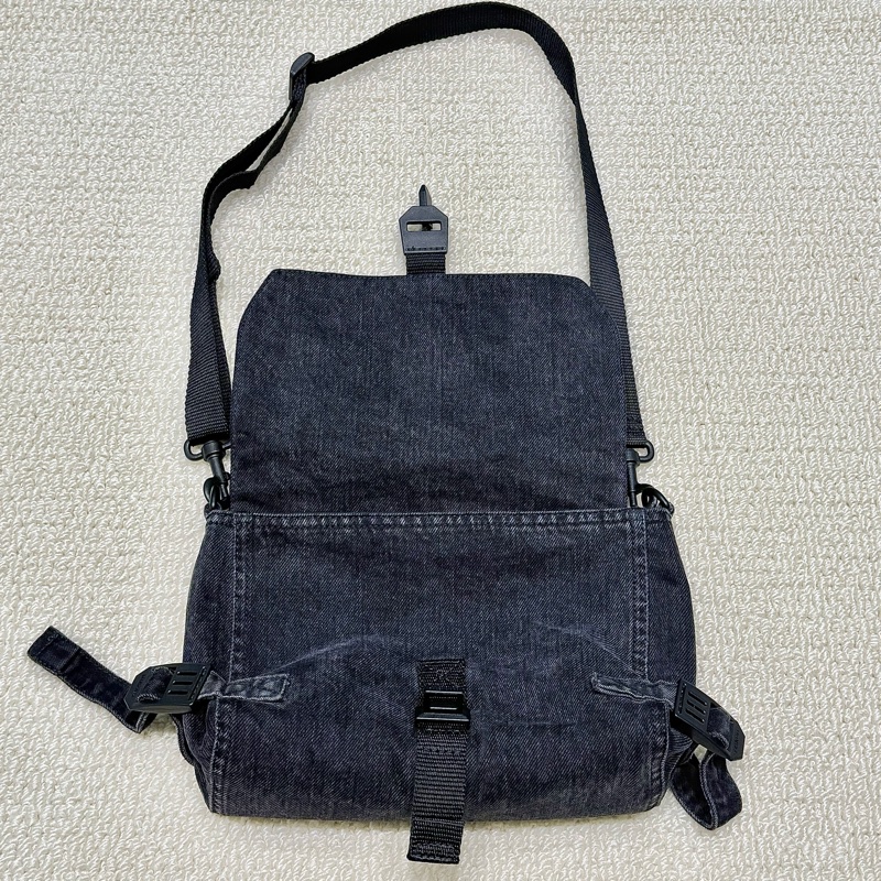 Balenciaga - Army 黑色牛仔斜背郵差包-11