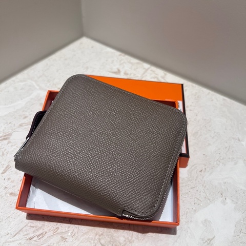 售全新閒置大象灰Hermes 自由之城狗來富絲巾短夾