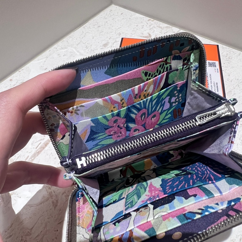 售全新閒置大象灰Hermes 自由之城狗來富絲巾短夾-3