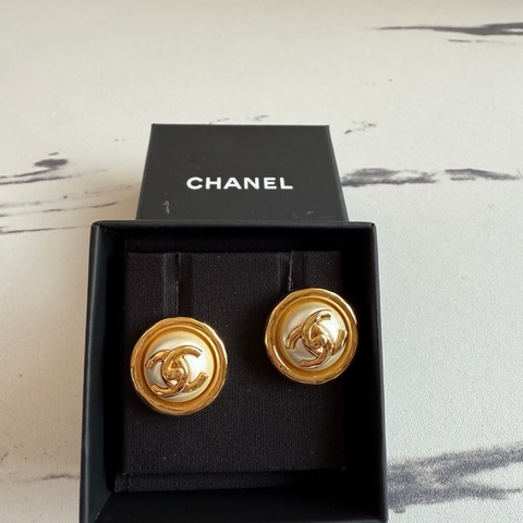 Chanel 超級好看的～～～ 天啊 耳環